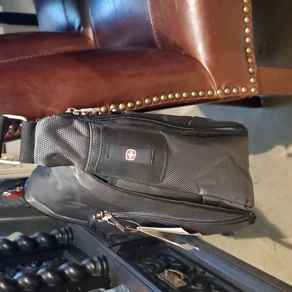 SwissGear Bags Swissgear Messenger Bag New With Tags Attached Poshmark
